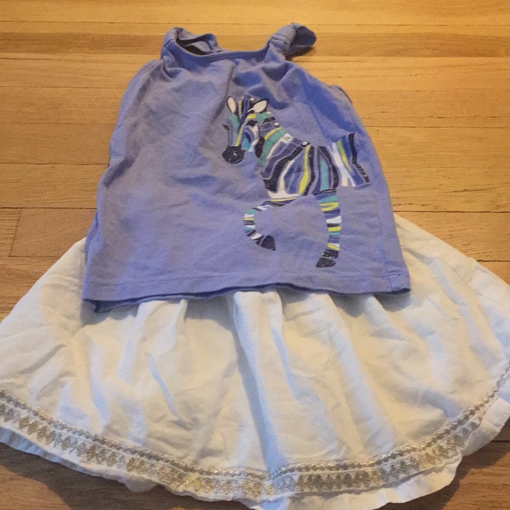 Girl’s tank top and skirt.